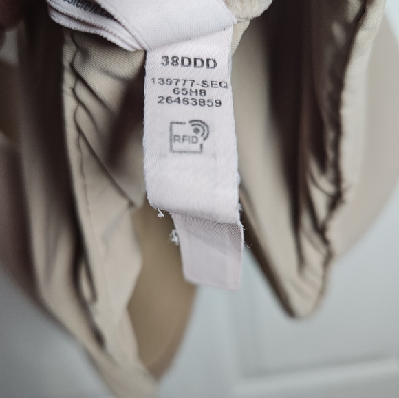 Victoria’s Secret Full Coverage Nude Bra 38DDD Supportive Smooth - Picture 4 of 4